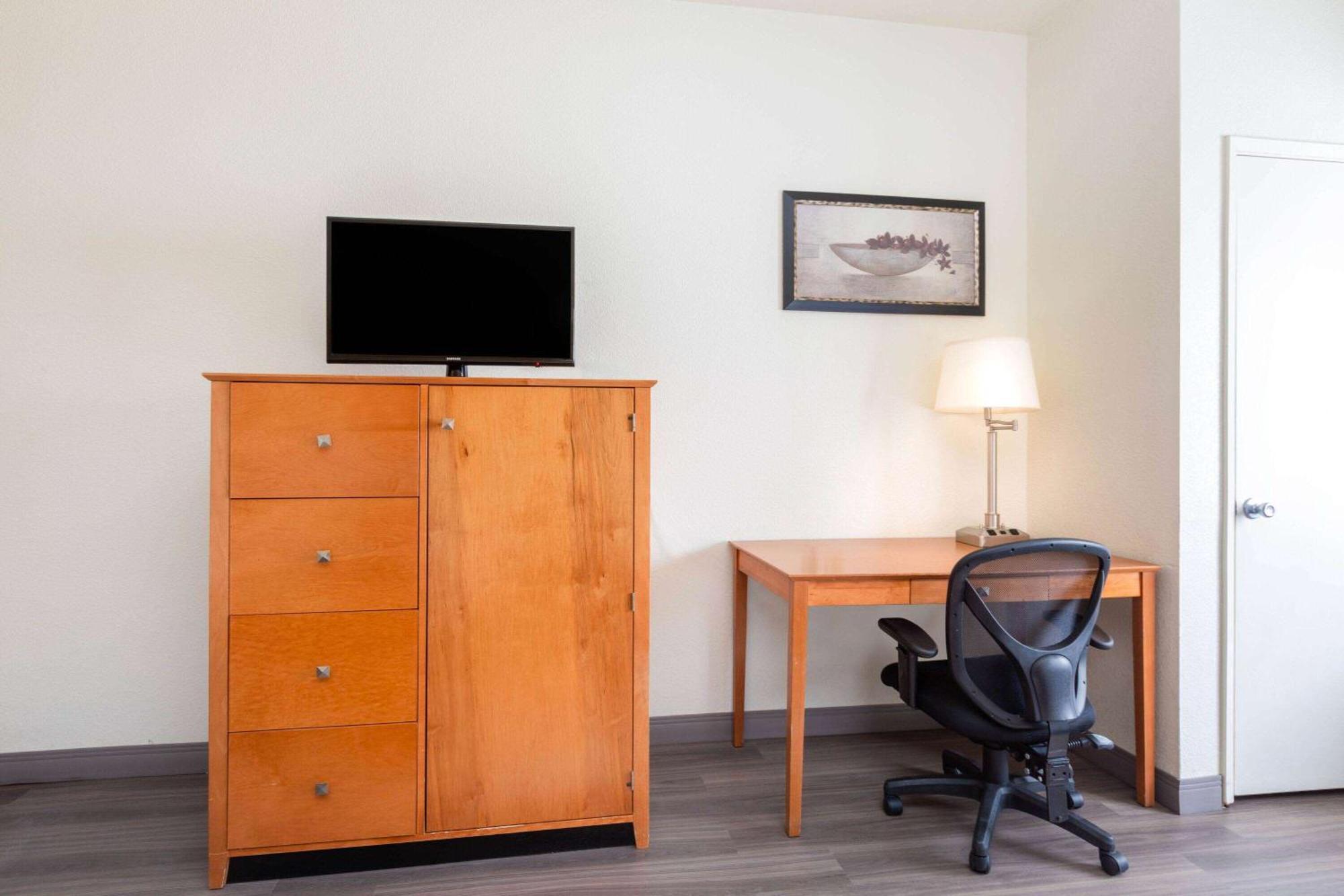 Hotel La Quinta By Wyndham Tulare Extérieur photo