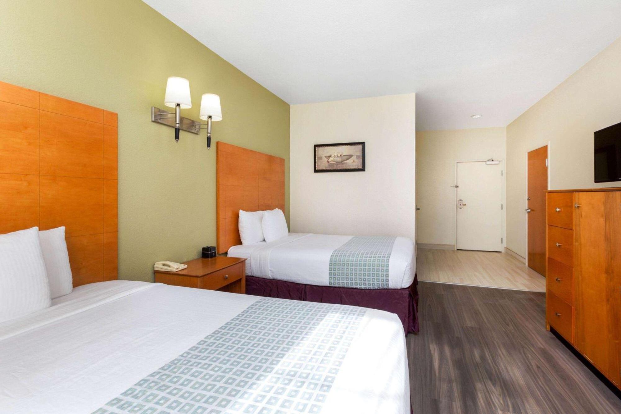 Hotel La Quinta By Wyndham Tulare Extérieur photo