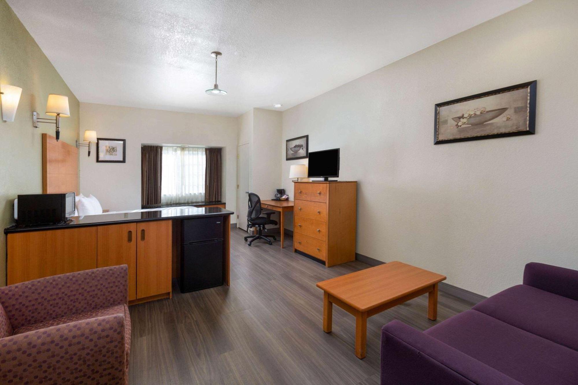 Hotel La Quinta By Wyndham Tulare Extérieur photo