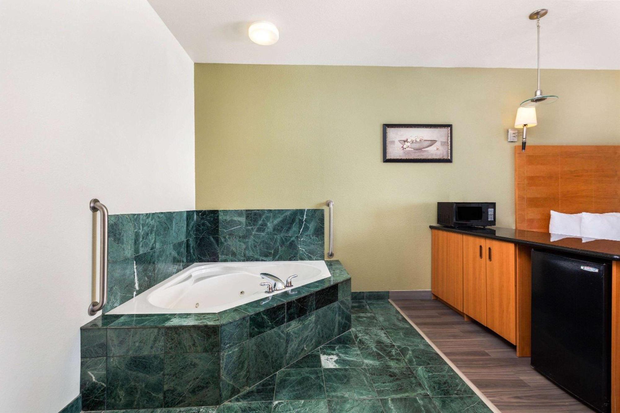 Hotel La Quinta By Wyndham Tulare Extérieur photo