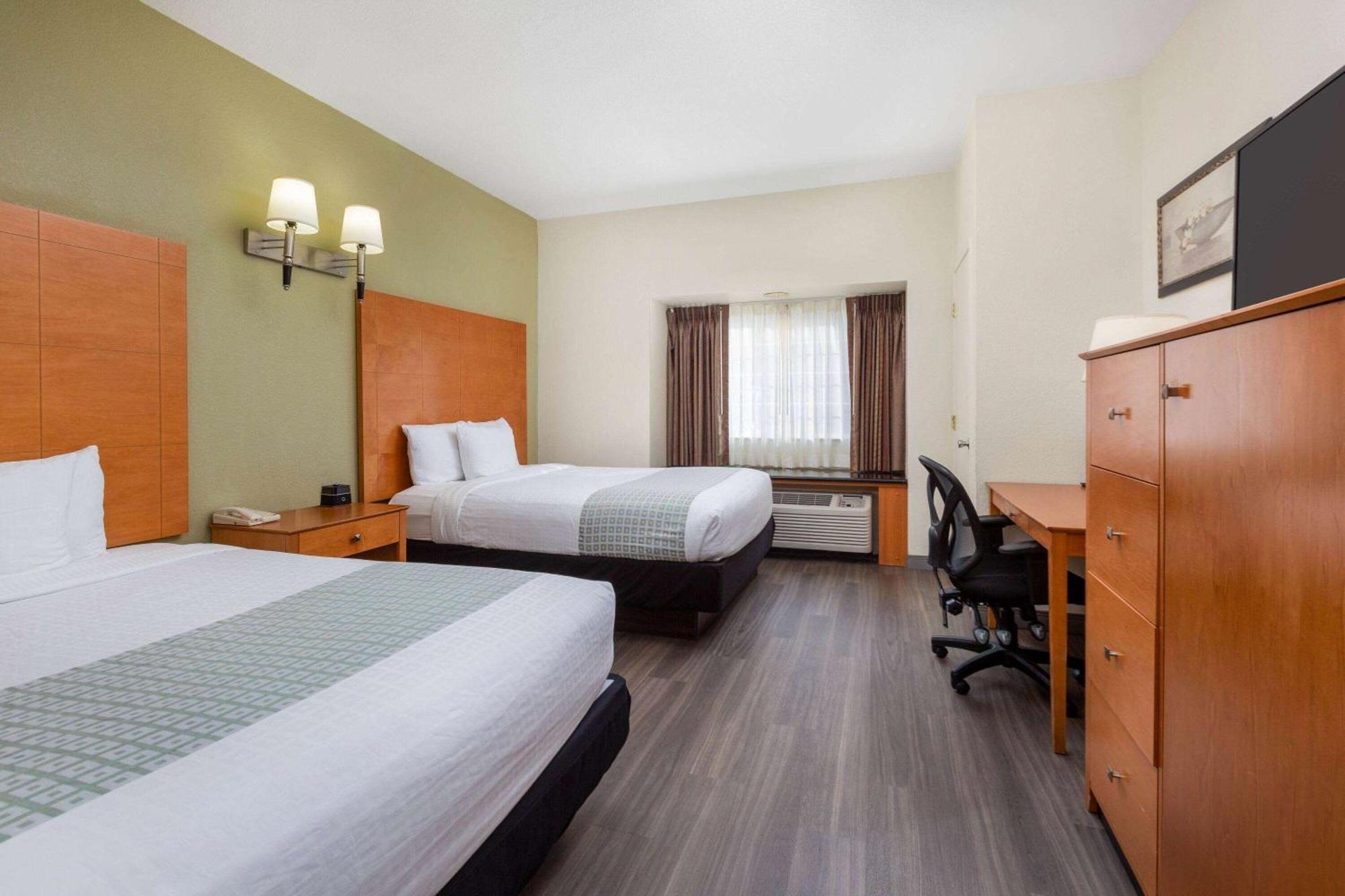 Hotel La Quinta By Wyndham Tulare Extérieur photo