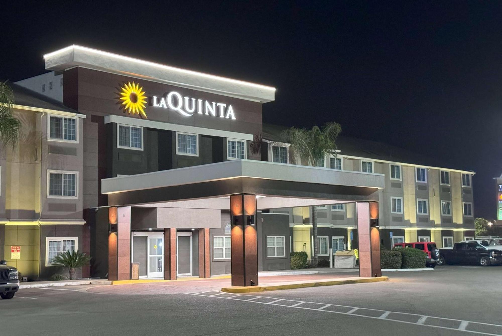 Hotel La Quinta By Wyndham Tulare Extérieur photo
