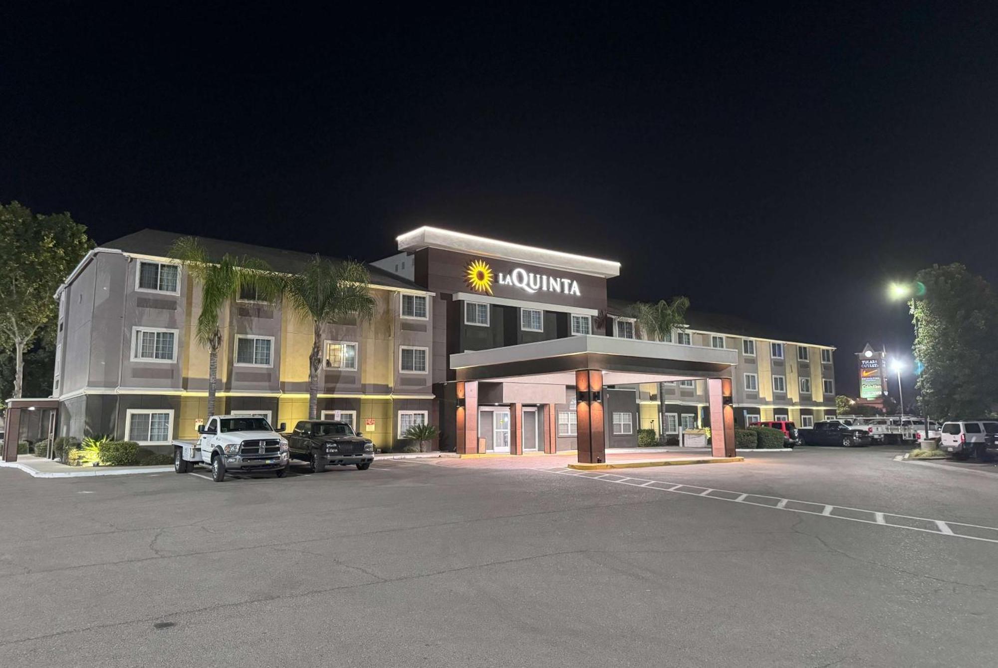 Hotel La Quinta By Wyndham Tulare Extérieur photo