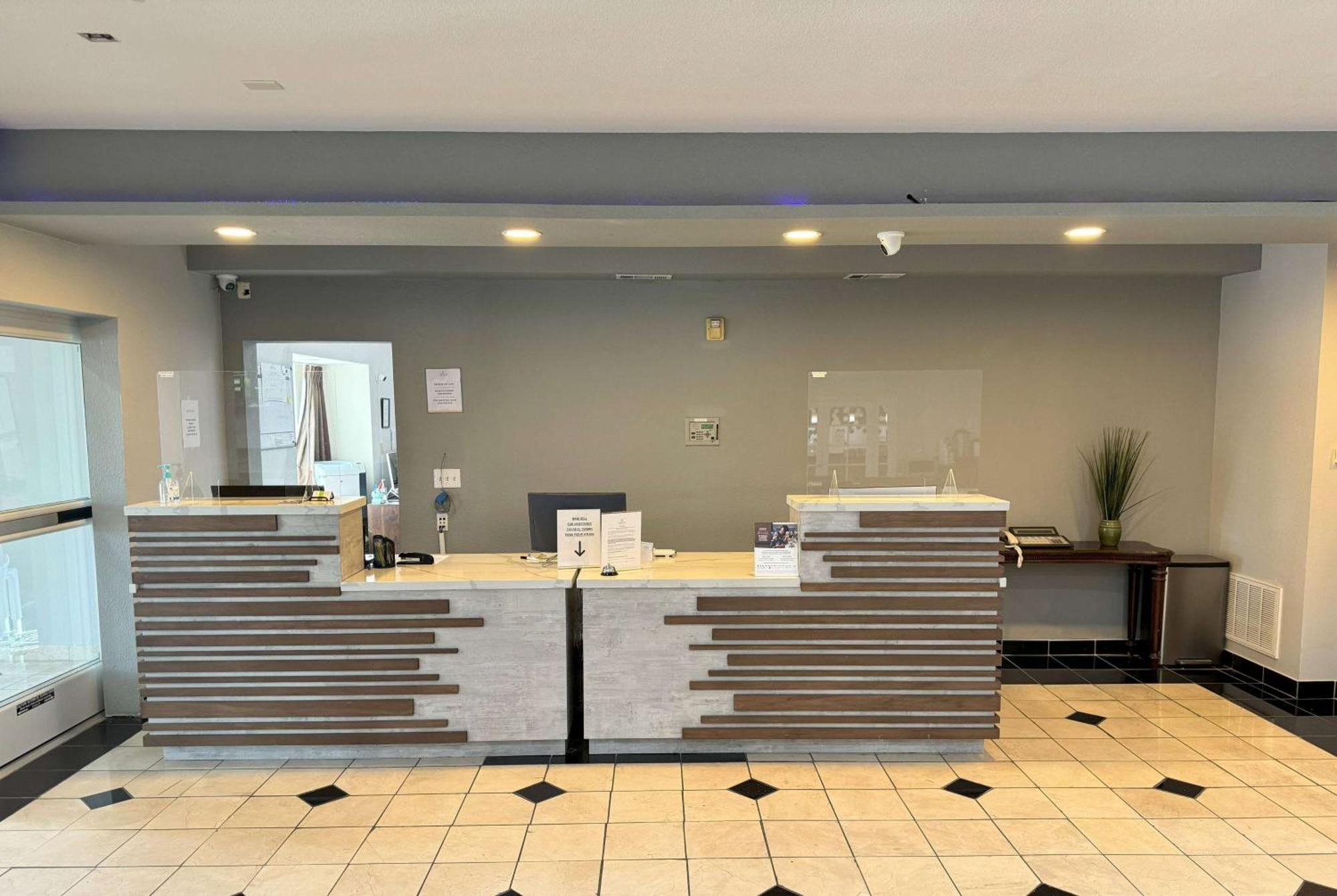 Hotel La Quinta By Wyndham Tulare Extérieur photo