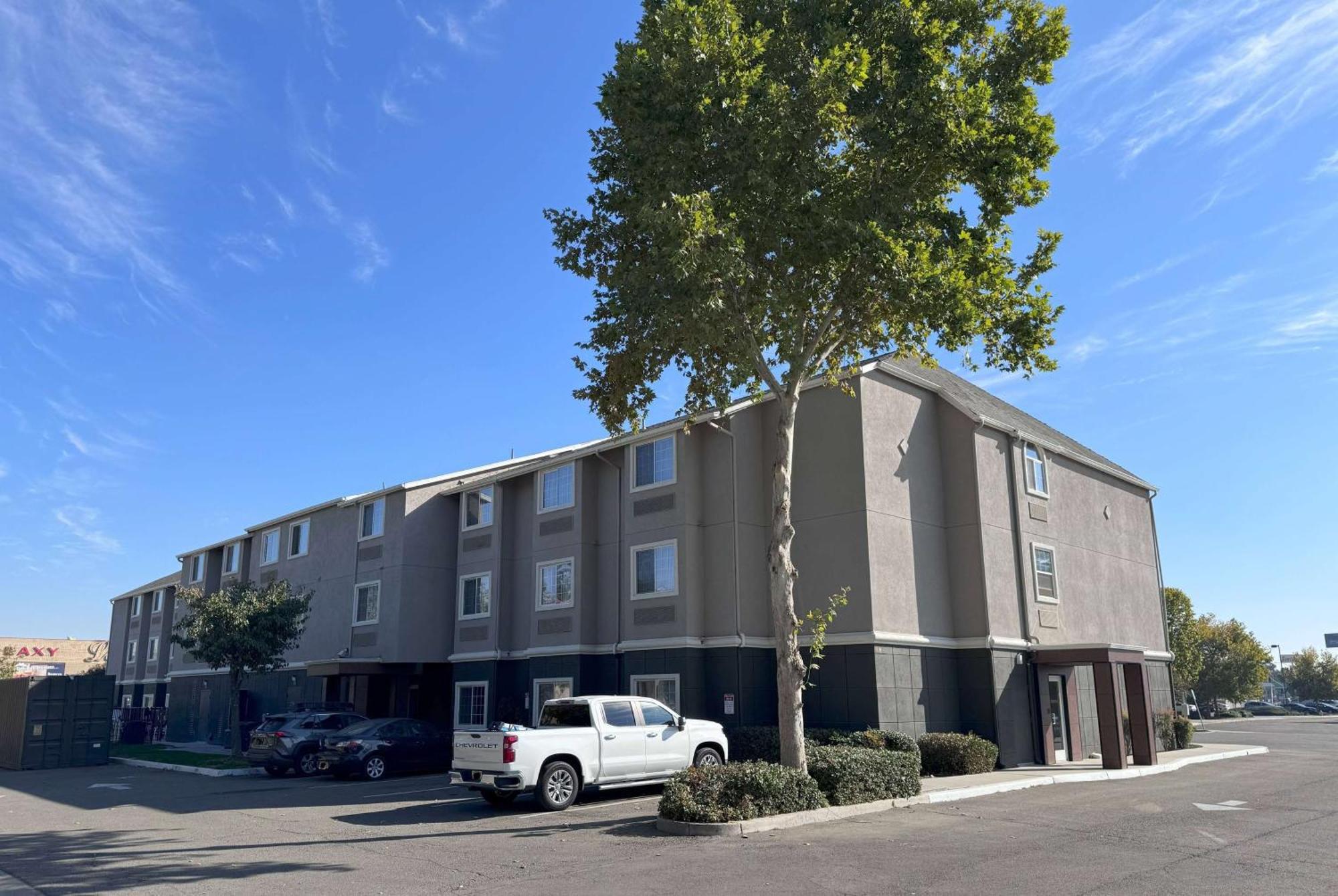 Hotel La Quinta By Wyndham Tulare Extérieur photo